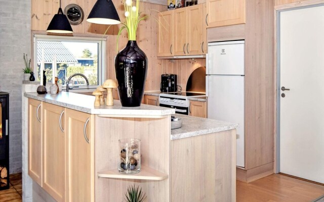 6 Person Holiday Home in Hemmet