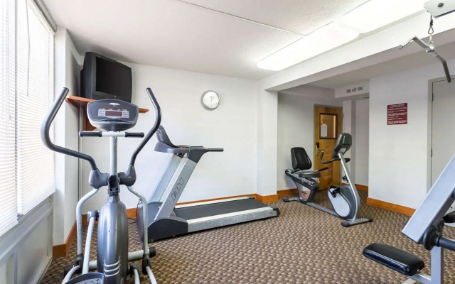 Studio 6 Suites Tupelo, MS - North