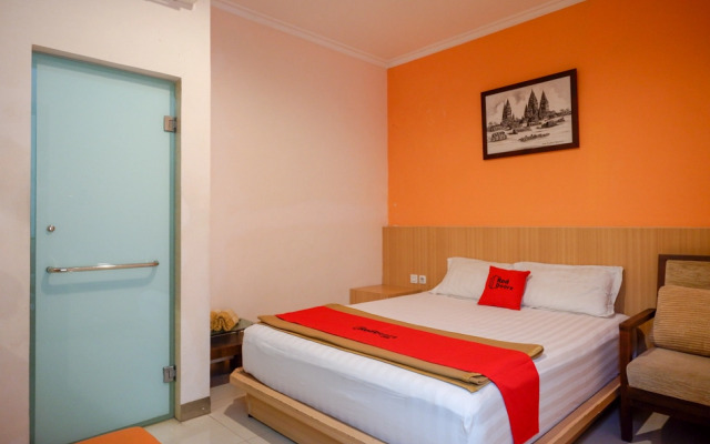 Family Budget Hotels F77 by Reddoorz
