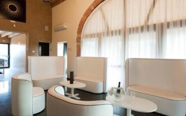 Villa Solaris Hotel & Residence