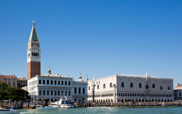 at 1 minute from San Marco square