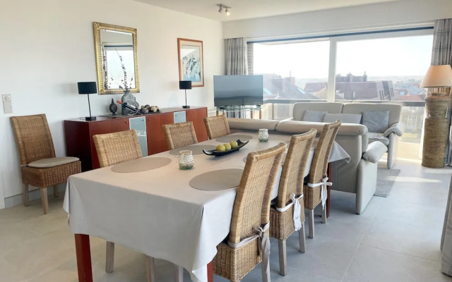 Modern Stay Near Shore