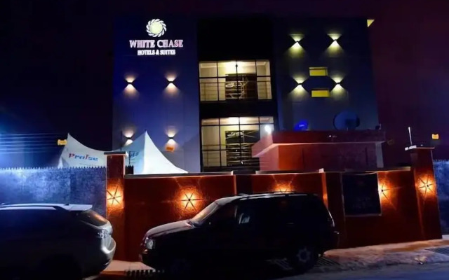White Chase Hotel and Suites