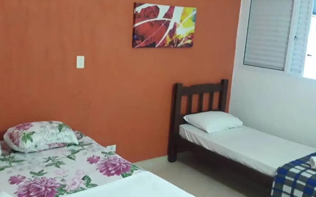 Tropical Hostel e Pousada