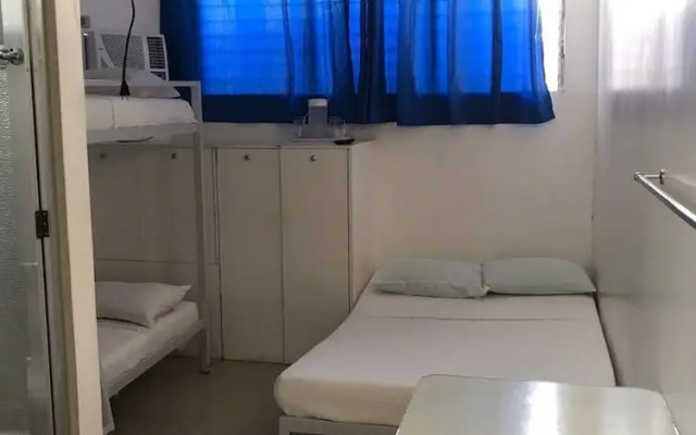 University Condotel by Oyo Rooms