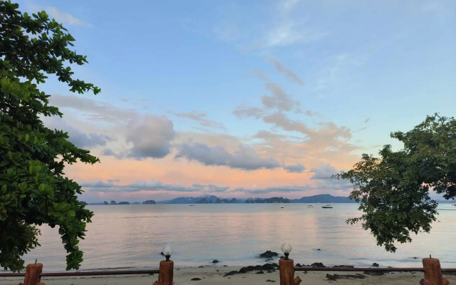 Sunrise Beach Koh Yao Resort