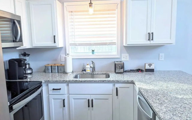 Woodland Chalet by Avantstay Deck + Lake Access