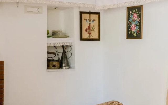 Kamariko Traditional House