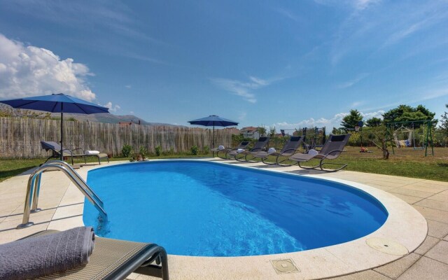 Amazing Home in Stobrec With Wifi and 4 Bedrooms