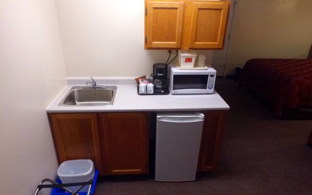 Econo Lodge & Suites Saint John