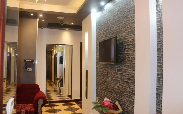 Family Palace Hotel
