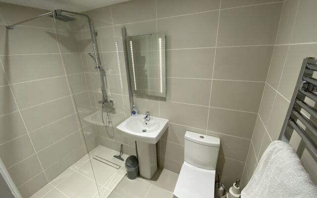 Ty Gwyn - 4 Bedroom Holiday Home