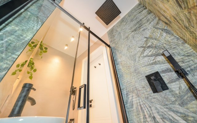 Celeste - One Bedroom Apartment - Next to Victoria Avenue and Cismigiu Park