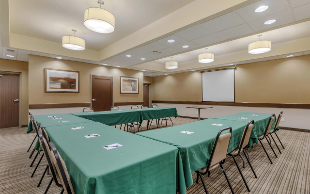 Best Western Plus Winnipeg West