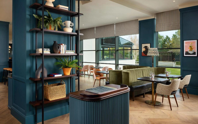 The Gateway Hotel