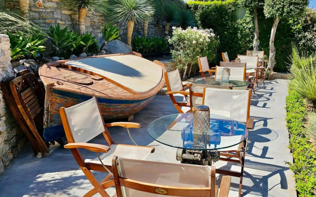 Niriides Hotel & Apartments