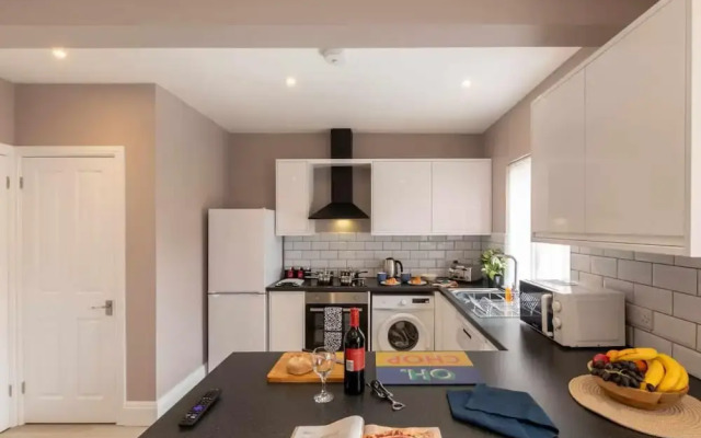 Buckingham House - Spacious 3-bedroom