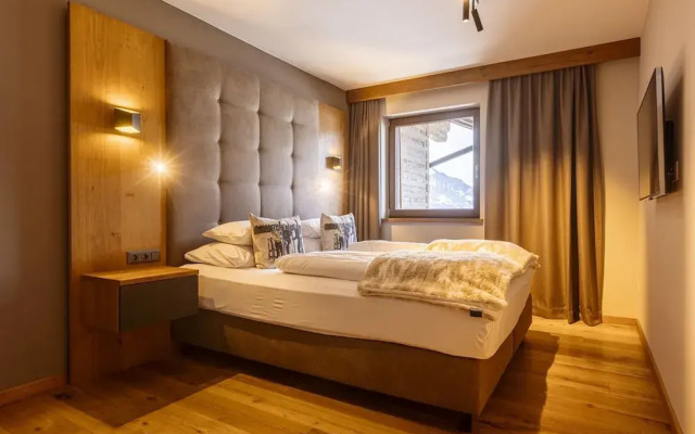 Spacious Apartment With Shared Pool