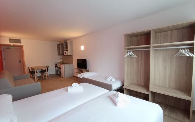 Apartamentos Pontepedriña by Bossh