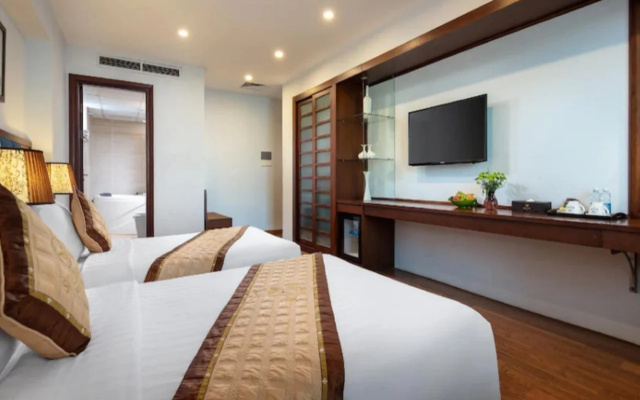 Skylark Hotel