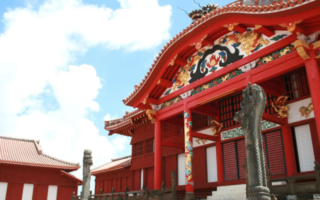 Toyoko Inn Okinawa Naha Omoromachi Ekimae