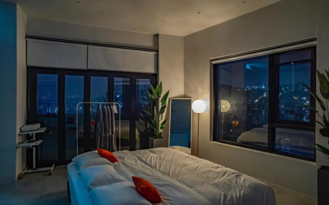 glue Hotel