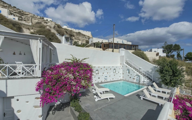 Spacious 3-bed Villa With Private Pool in Pyrgos
