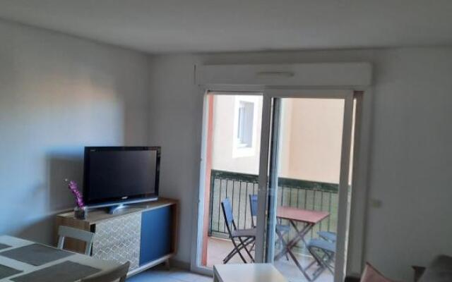 joli F2 46m2 menton centre, balcon,parking