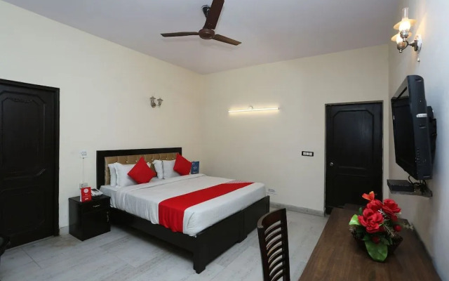 OYO 33359 Corporate Villa