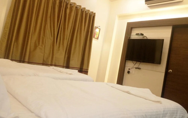 Hotel Pushpak Park