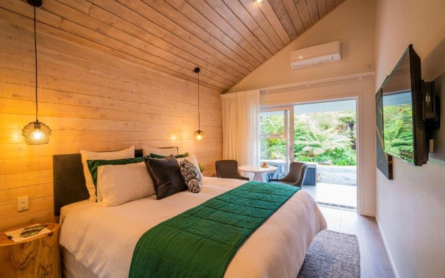 Wairua Lodge - Rainforest River Retreat – Guest Rooms – Whitianga