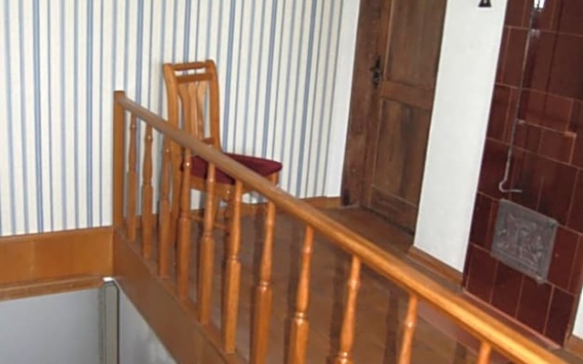 Kraavi Guest Hostel