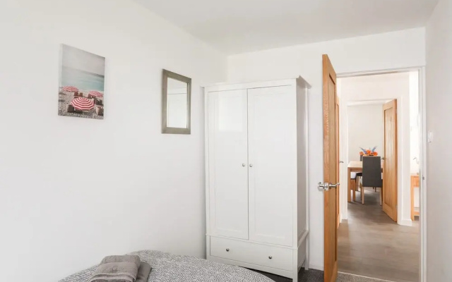 31 Beach Road