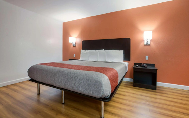 Motel 6 Suwanee, GA - Gwinnett Center