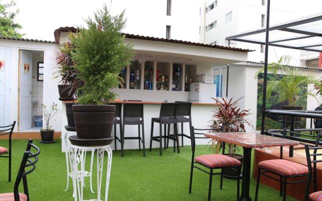 Hostal Alpes Lima