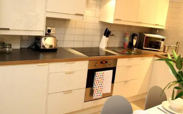 Blackfriars Apartment