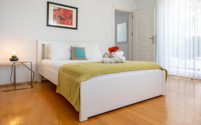 EV Apartments