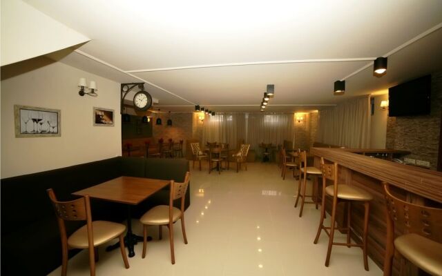 Basilon Hotel