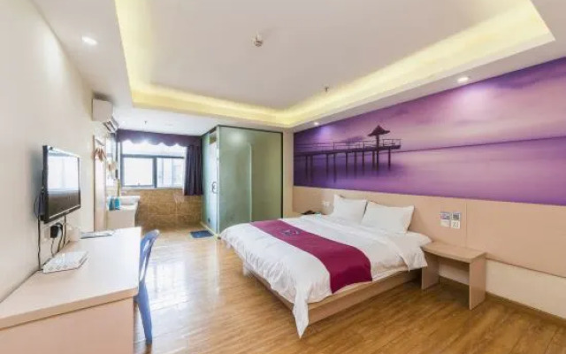 Elong ME Hotel (Guangzhou Panyu Shigang Pedestrian Street)
