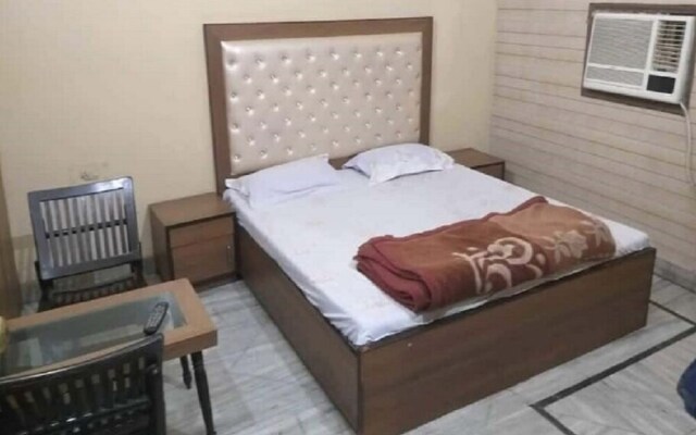 Goroomgo MD Delux Meerut