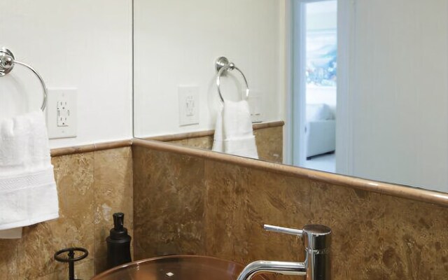Alexander 1219 - 1 Br Apts