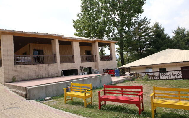 Chinar Family Resort