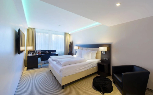 Zi Hotel & Lounge