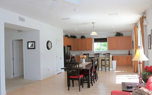 Berkeley Executive - Five Bedroom Home