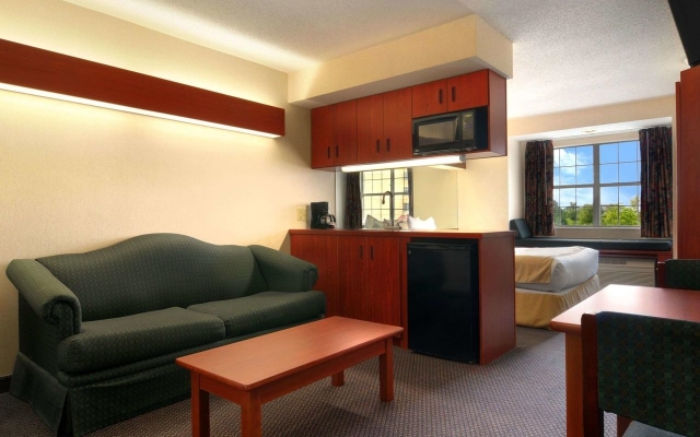 Microtel Inn & Suites by Wyndham Perimeter Center