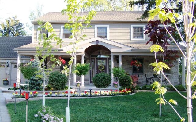 The Porch and Pillow