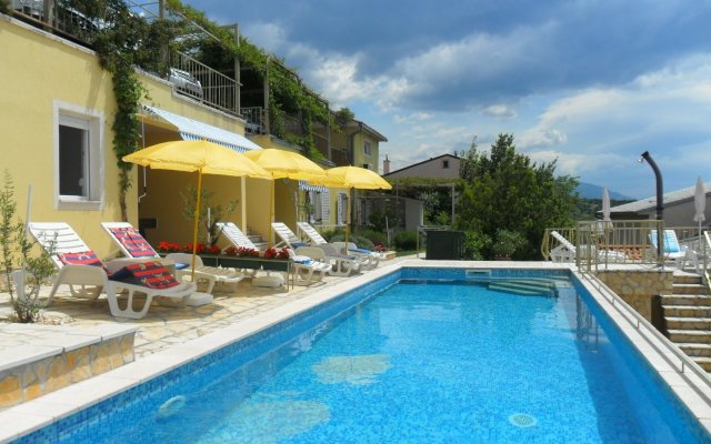 Apartment Zlato - with pool : A3 Lovor  Senj, Riviera Senj