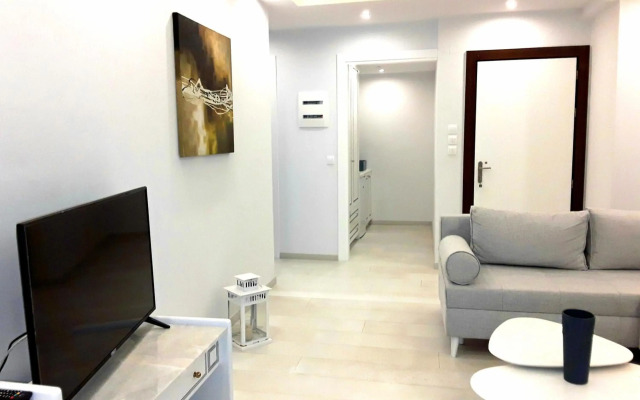 Cavo Seaside Suites