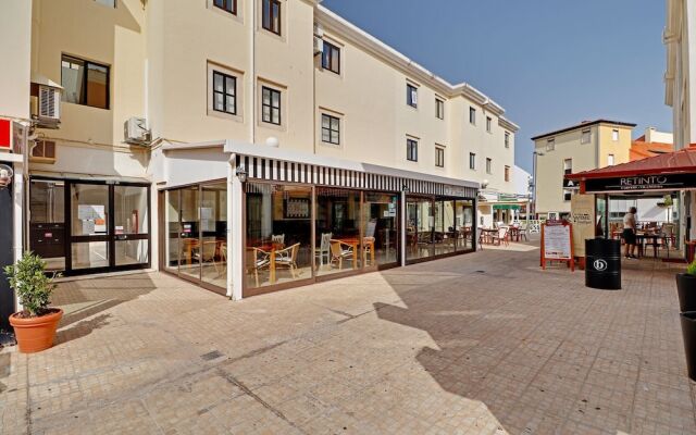 Vilamoura Central 1 by Homing