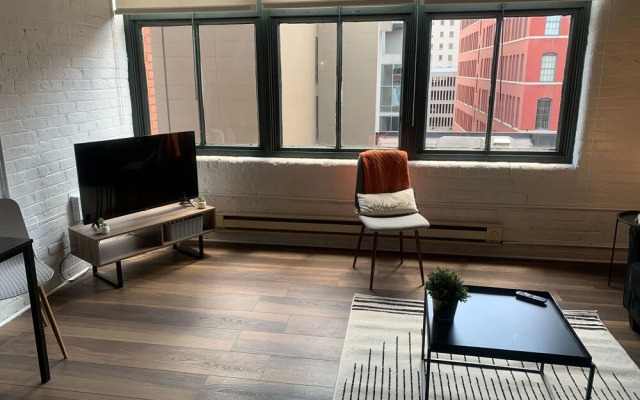 FRONTDESK East 8 Loft Apts Downtown Cincinnati
